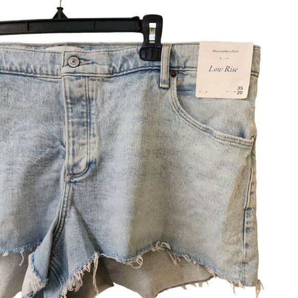 Abercrombie & Fitch Button Fly Light Wash Jean Shorts Size 20 Low Rise - Picture 2 of 8